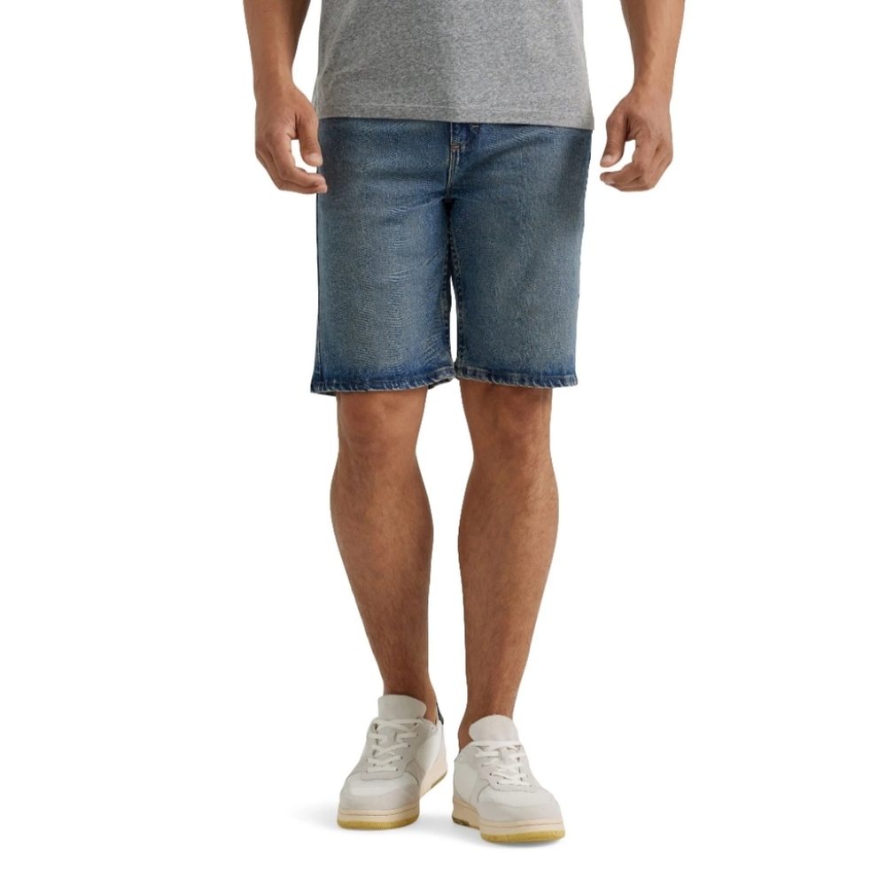 Wrangler Men's Size 46 Relaxed Fit Five Pocket Denim Shorts Inseam 10" Mid Tint